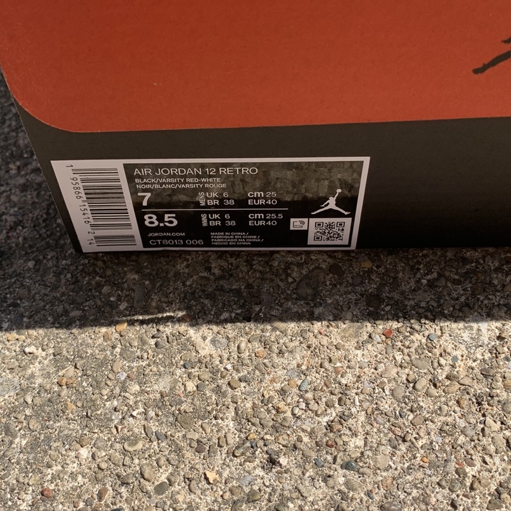 NWT Jordan 12 Retro “Playoffs” Size 7 men /8.5-9 women - Picture 10 of 10